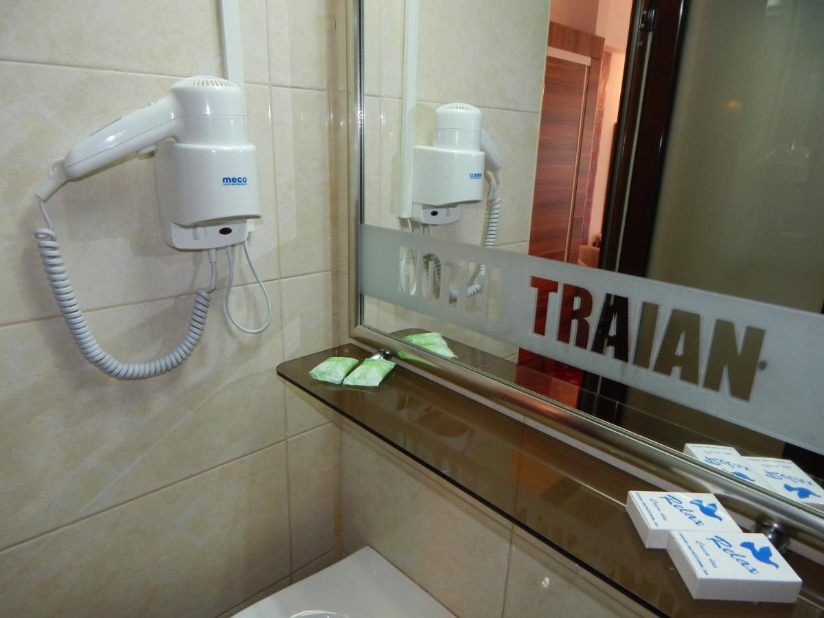 Hotel Traian Caciulata Călimăneşti Buitenkant foto